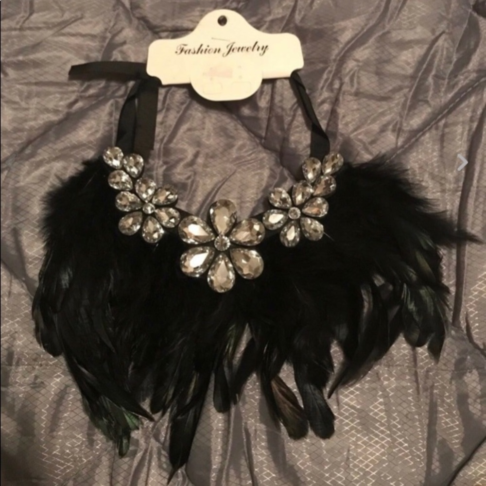 Black Green 🖤 💚 Feathers Stones Bib Necklace New